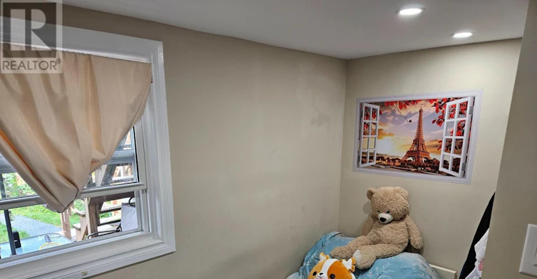 LOWER-141 Coxwell Avenue, Toronto, ON, M4L 3B4 - 9