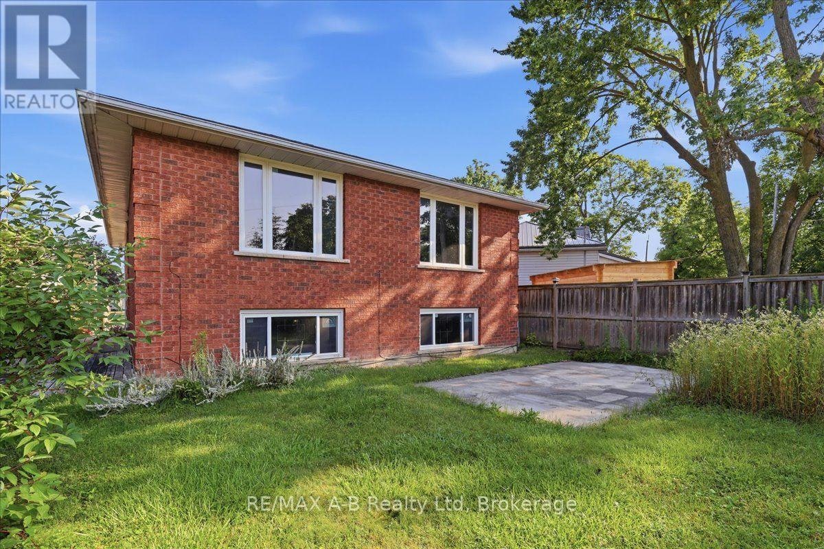 15 Railway Street, Stratford, ON, N5A 2H8