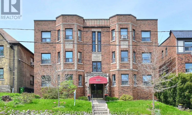 17-1646 Bathurst Street