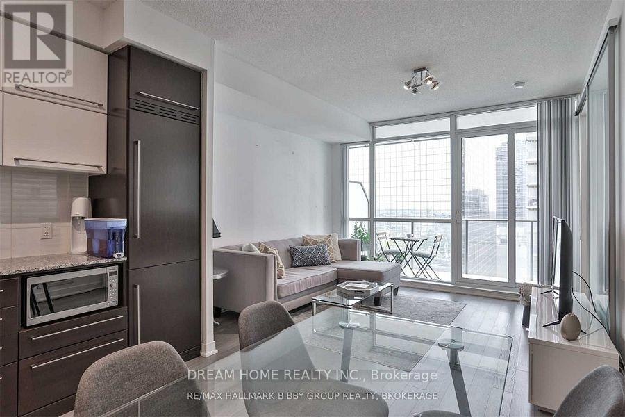 2405-770 Bay Street, Toronto, ON, M5G 1N6 - 11