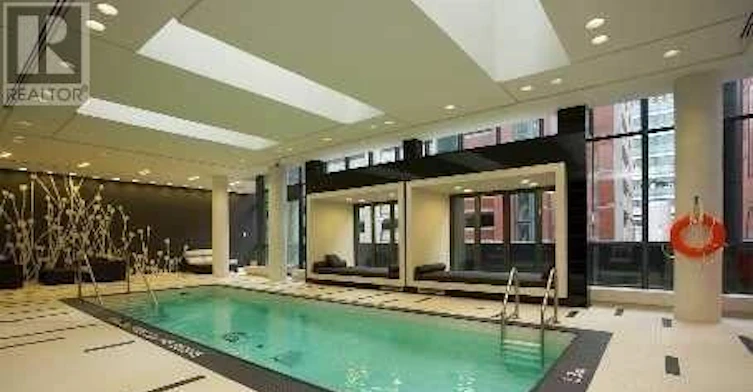 2405-770 Bay Street, Toronto, ON, M5G 1N6