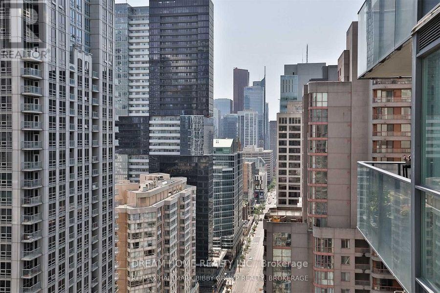 2405-770 Bay Street, Toronto, ON, M5G 1N6 - 18