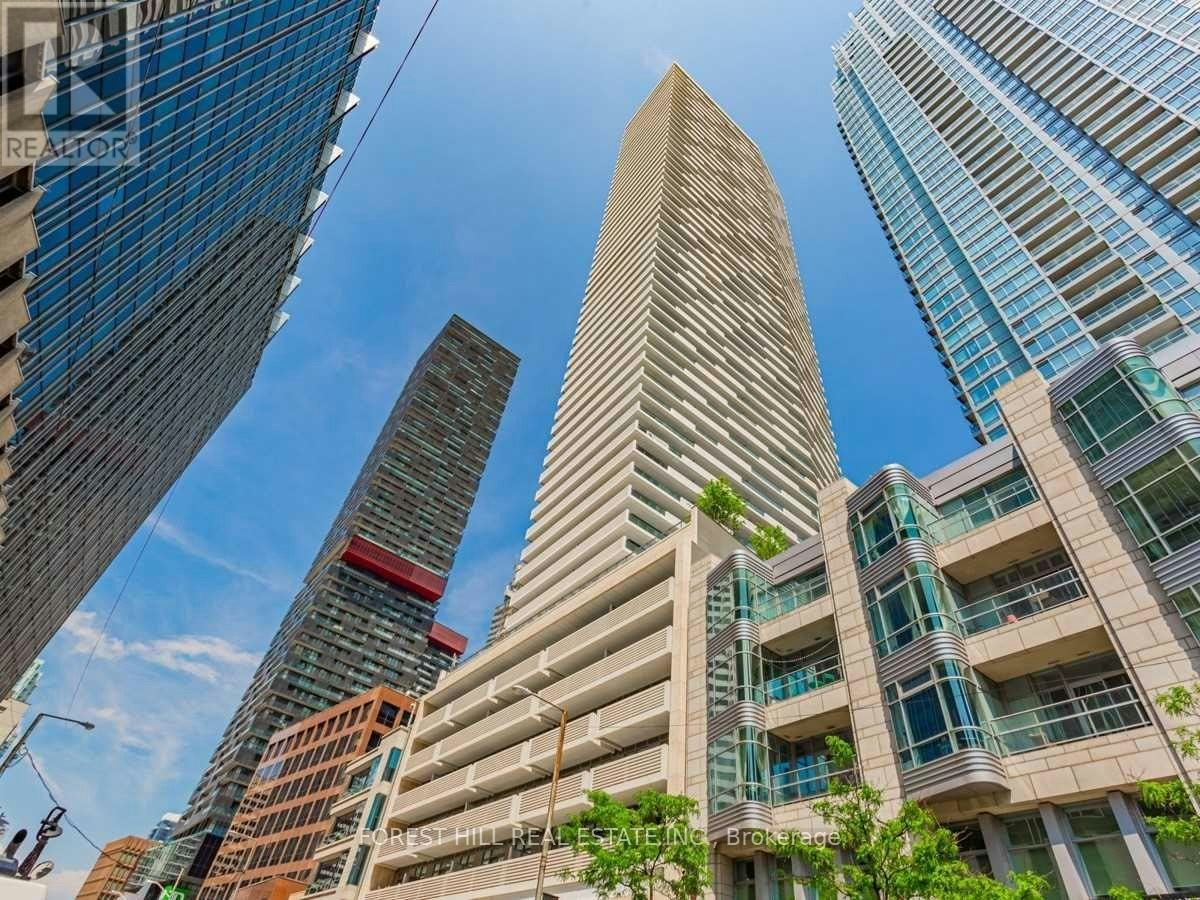 5702-2221 Yonge Street, Toronto, ON, M4S 2B4