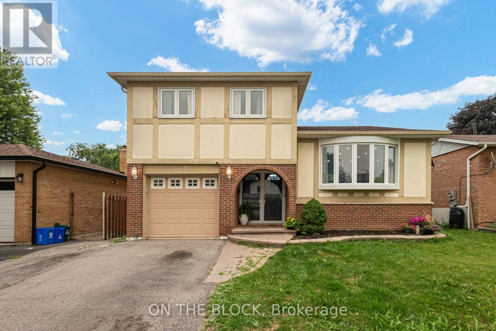 7 Chopin Court, Whitby, ON, L1N 6C5