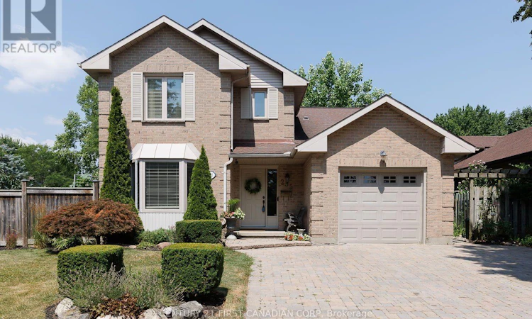 255 Deveron Crescent