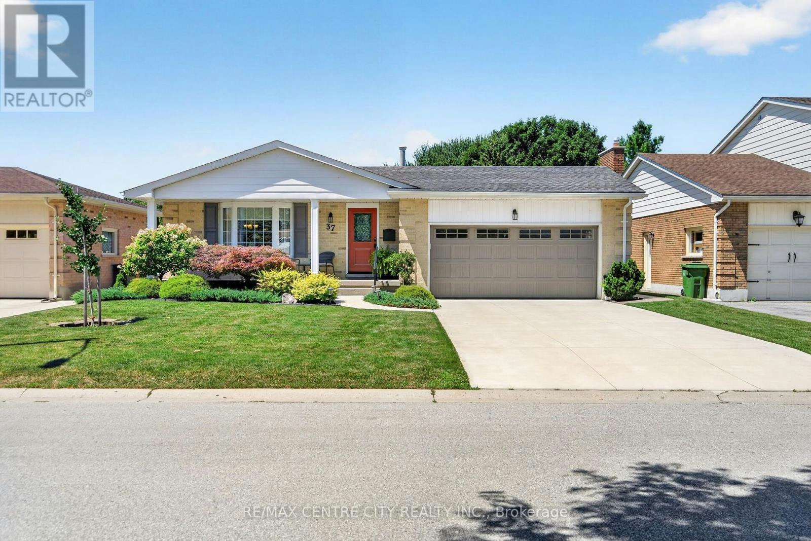 37 Luton Crescent, St. Thomas, ON, N5R 5J9