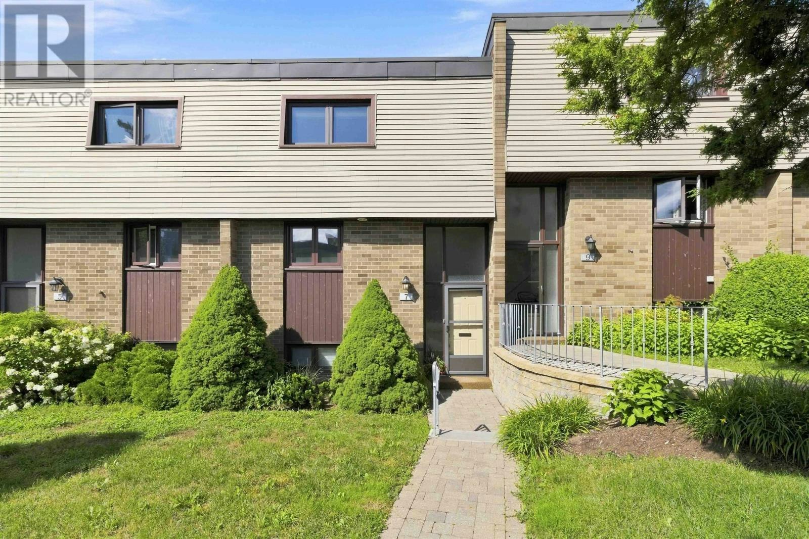 7 Forestside Crescent, Halifax, NS, B3M 1M5