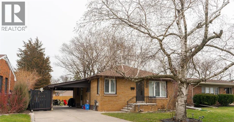UPPER-1120 Parkview Avenue, Windsor, ON, N8S 2X9 - 2