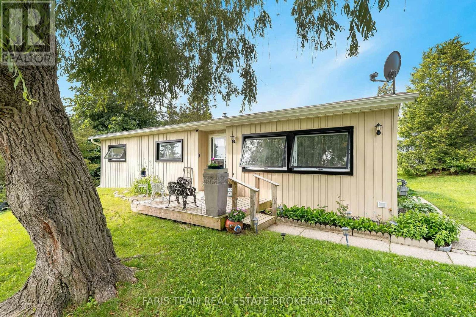21 Hawthorne Drive, Innisfil, ON, L9S 1P7