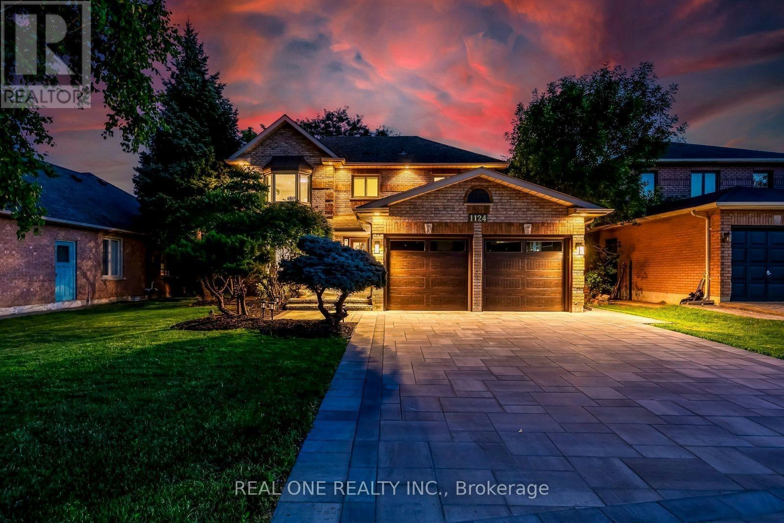 1124 Thoresby Drive, Oakville, ON, L6J 7M6