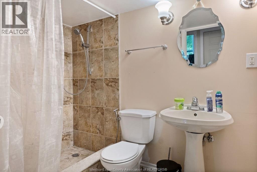 1544 Imperial Crescent, Windsor, ON, N9G 2T8 - 18