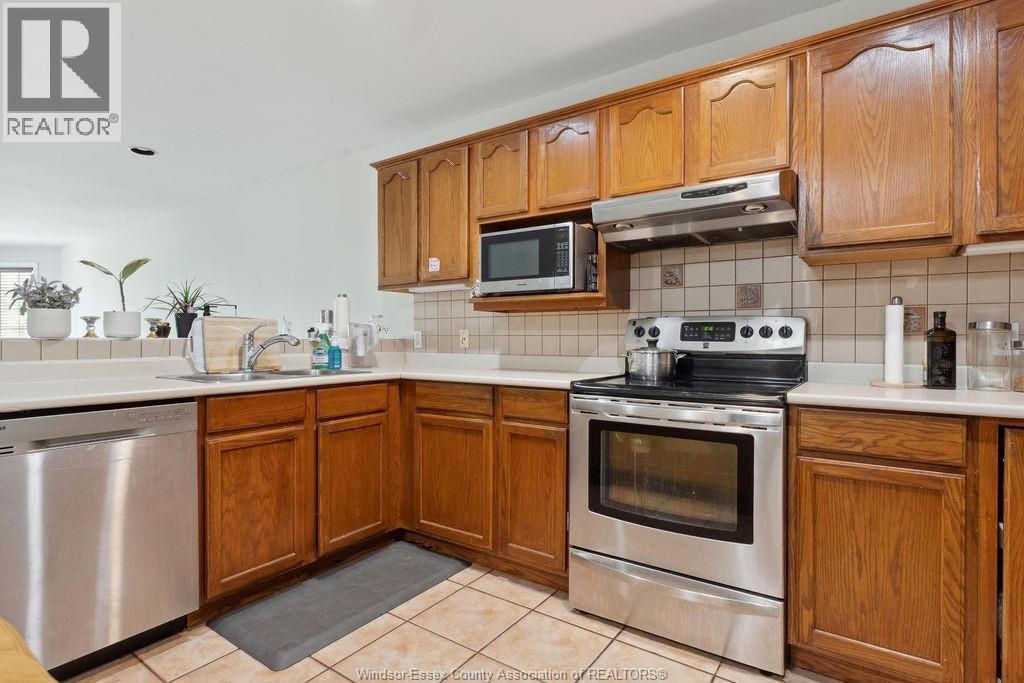 1544 Imperial Crescent, Windsor, ON, N9G 2T8 - 8