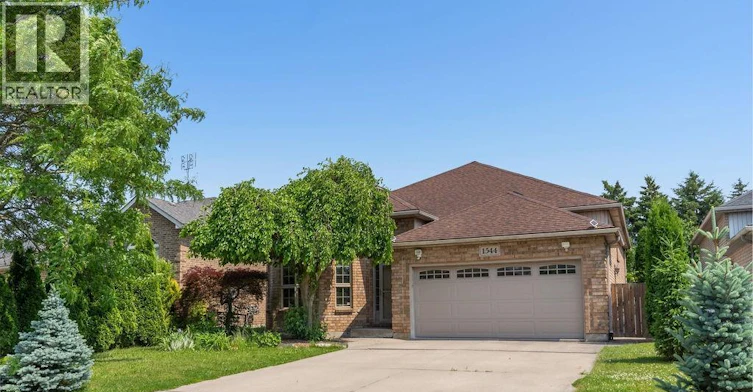 1544 Imperial Crescent, Windsor, ON, N9G 2T8 - 2