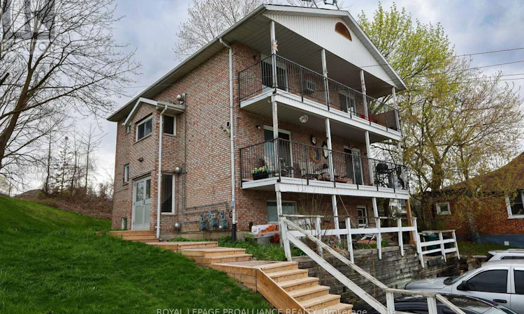 60 Wallbridge Crescent