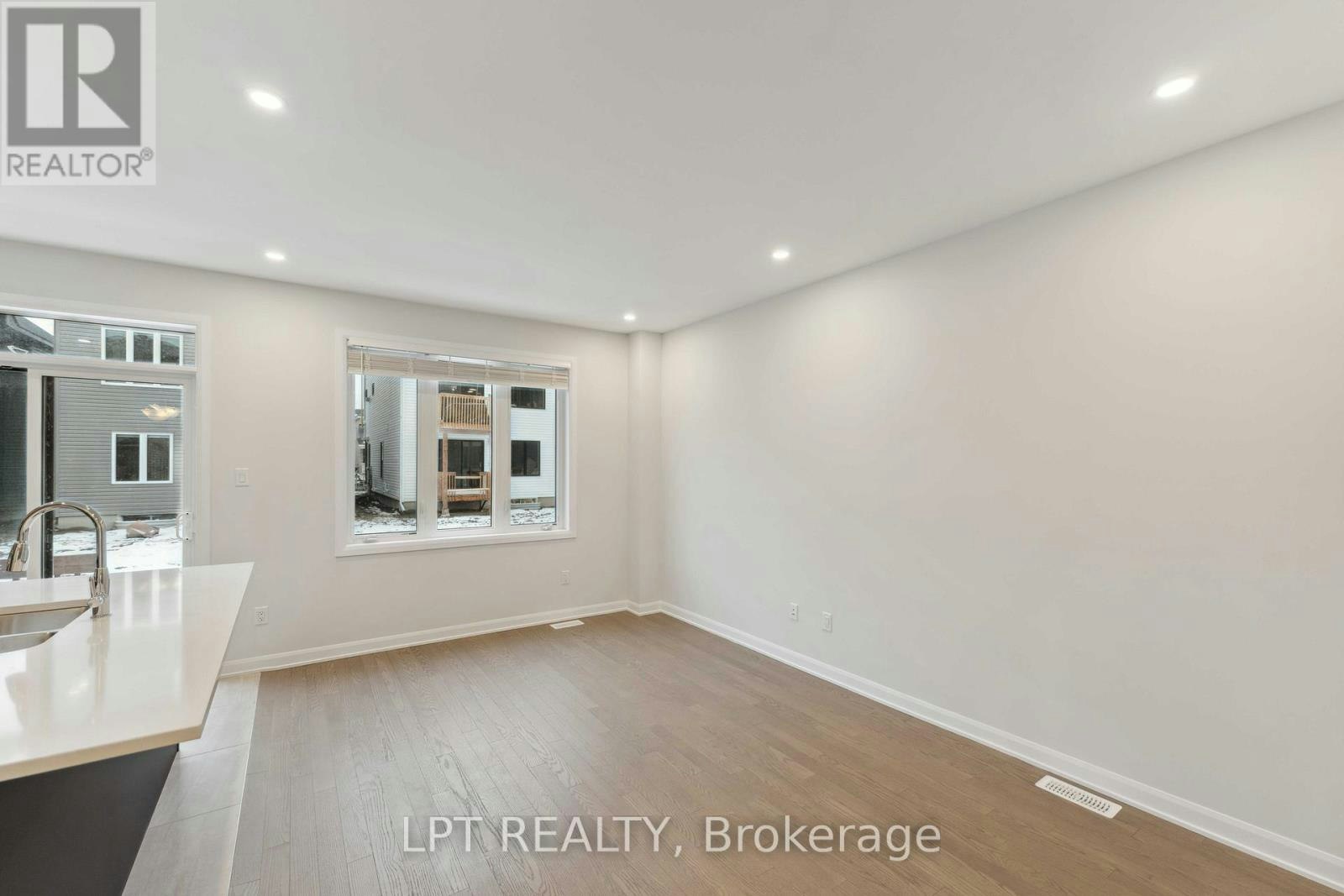 711 Fairline Row, Ottawa, ON, K2V 0M4 - 3