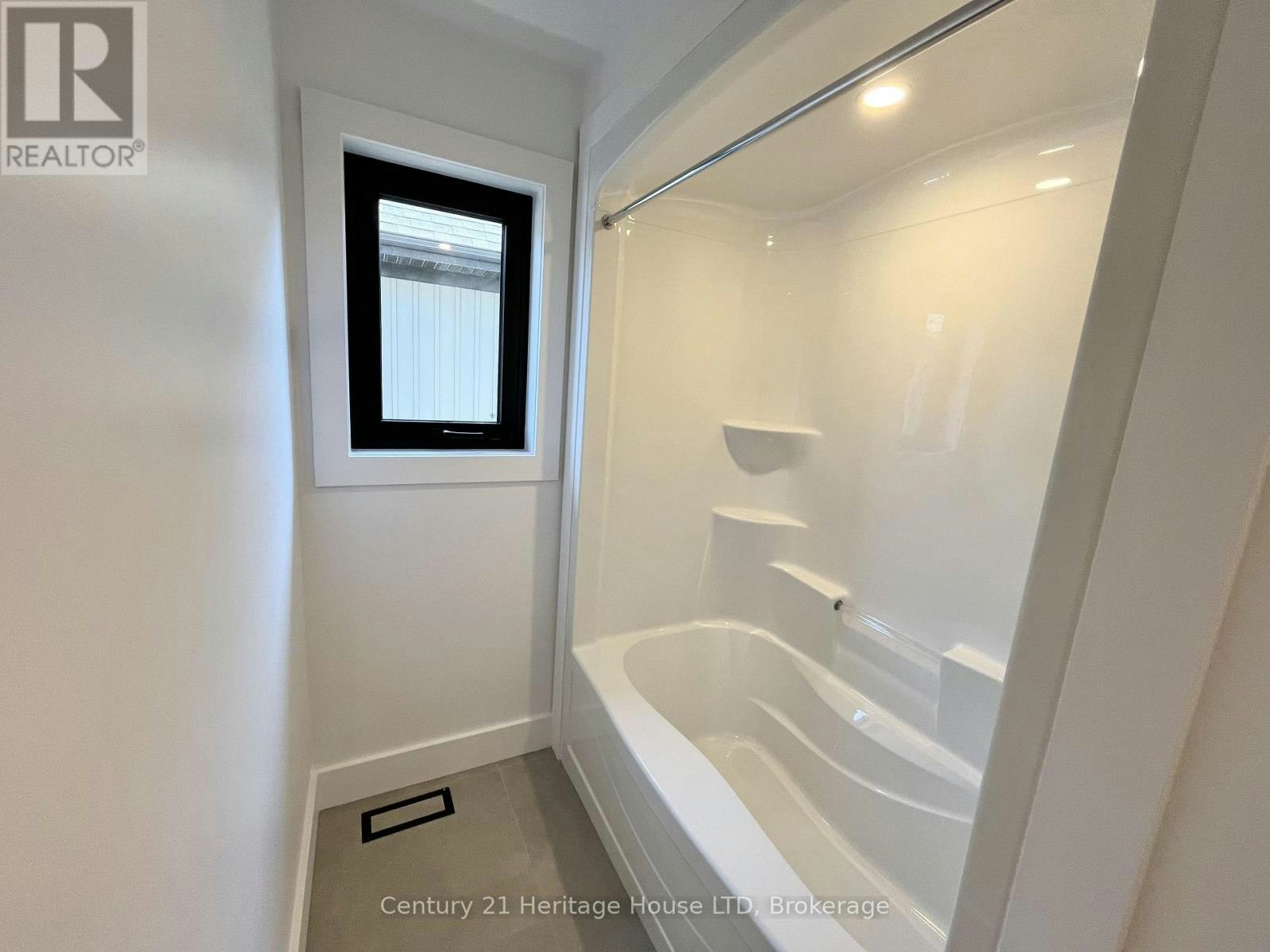 99A Moffatt Street, St. Catharines, ON, L2P 2L6 - 26