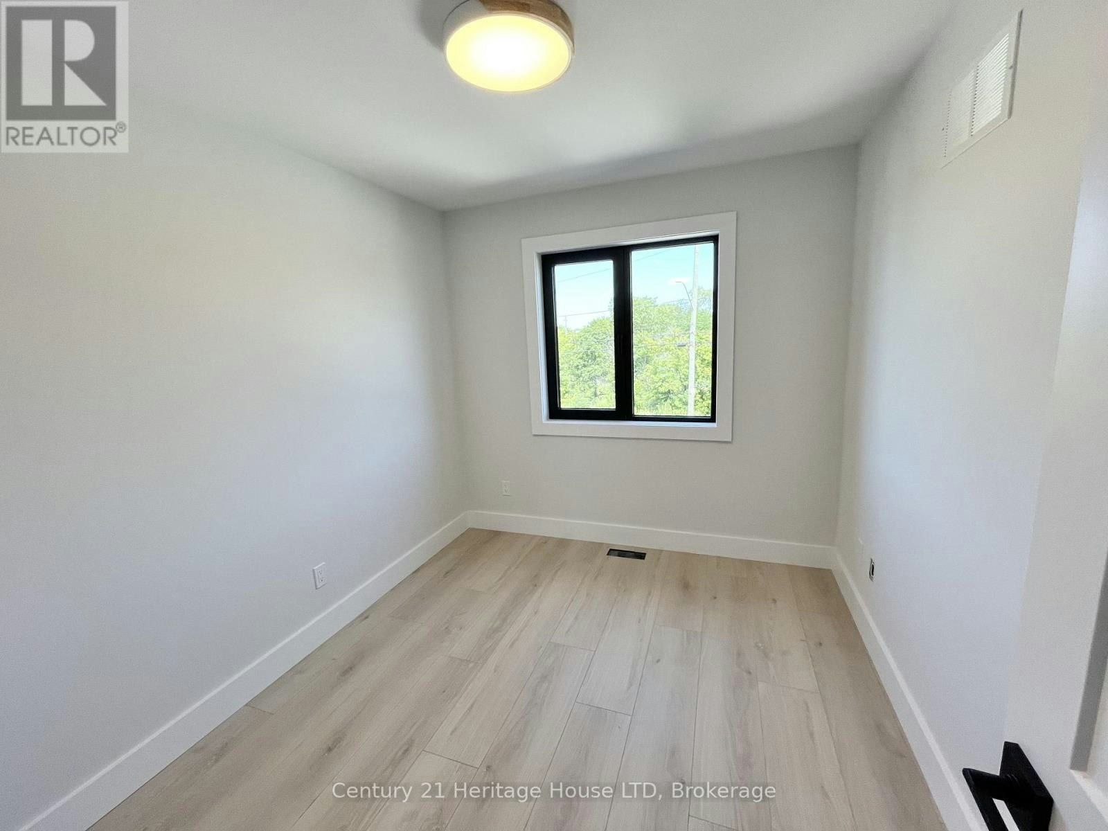 99A Moffatt Street, St. Catharines, ON, L2P 2L6 - 23
