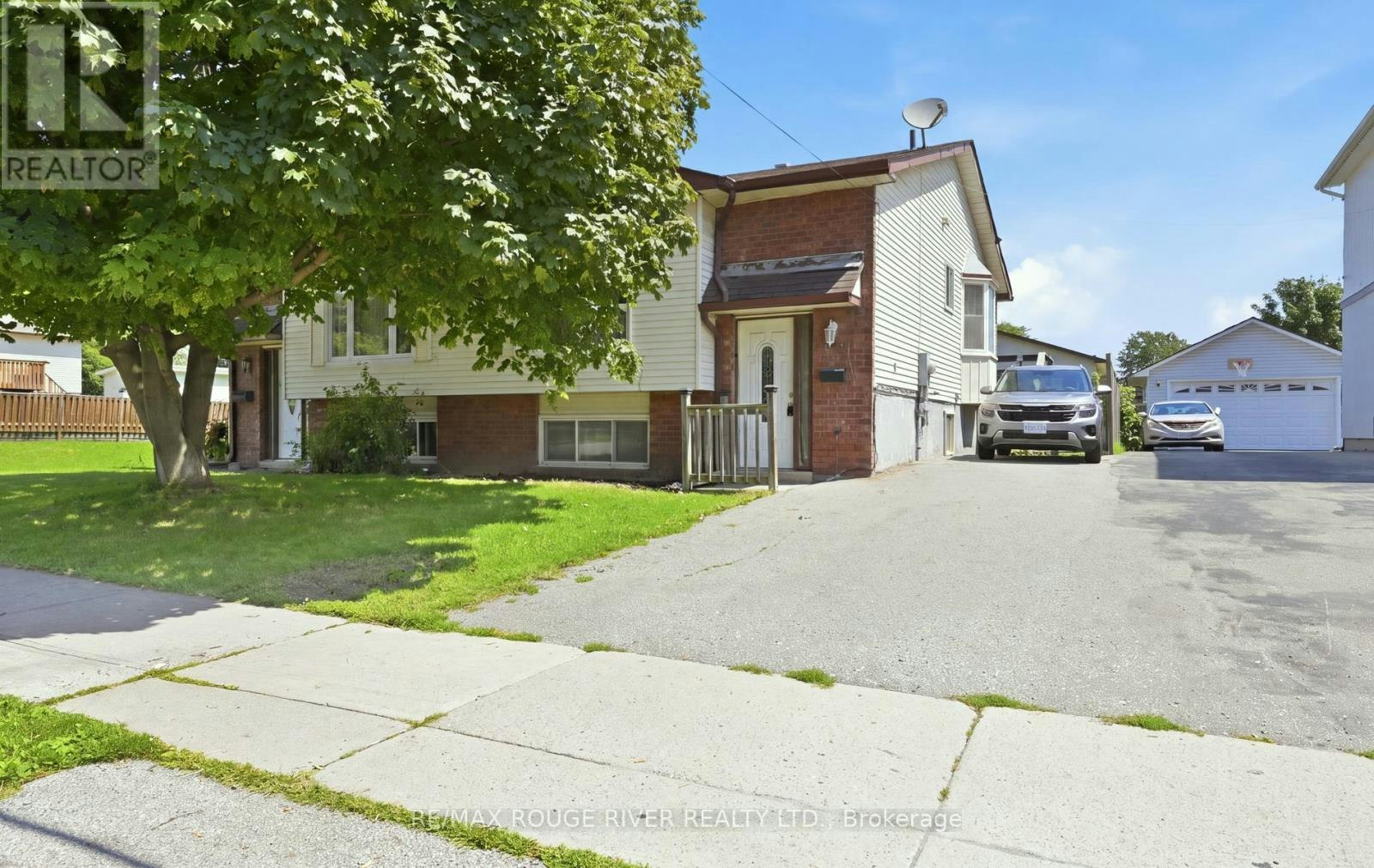 923 Glen Street, Oshawa, ON, L1J 3T9