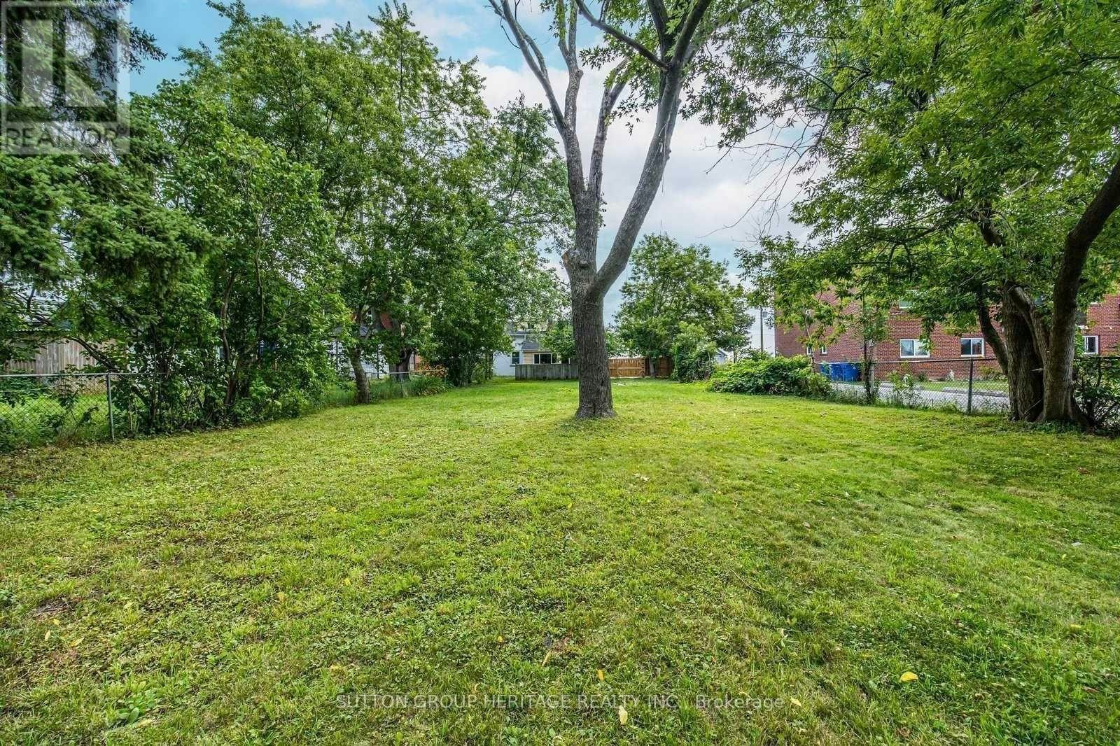 1612 Dufferin Street, Whitby, ON, L1N 1B2 - 17