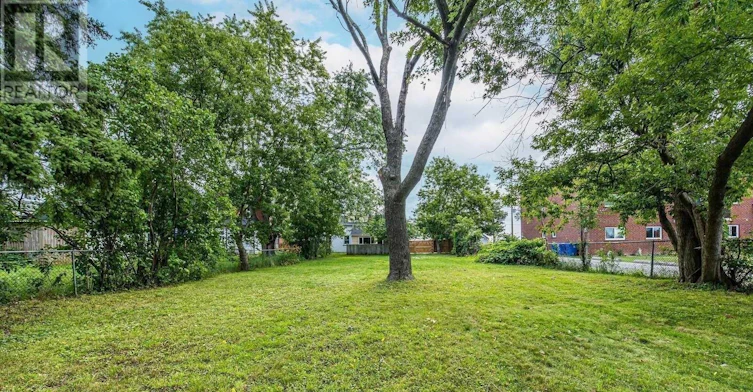 1612 Dufferin Street, Whitby, ON, L1N 1B2 - 17