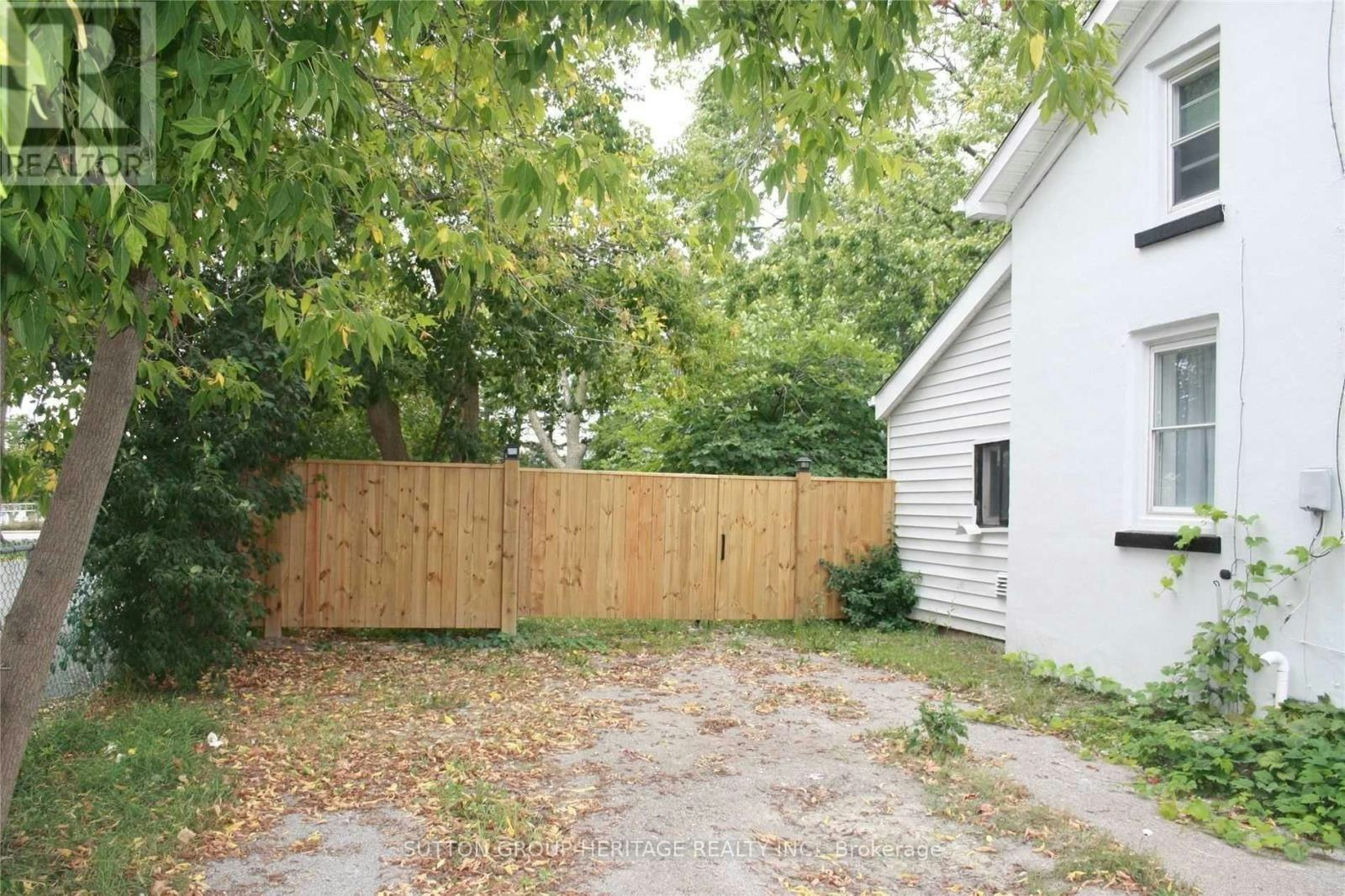 1612 Dufferin Street, Whitby, ON, L1N 1B2 - 23