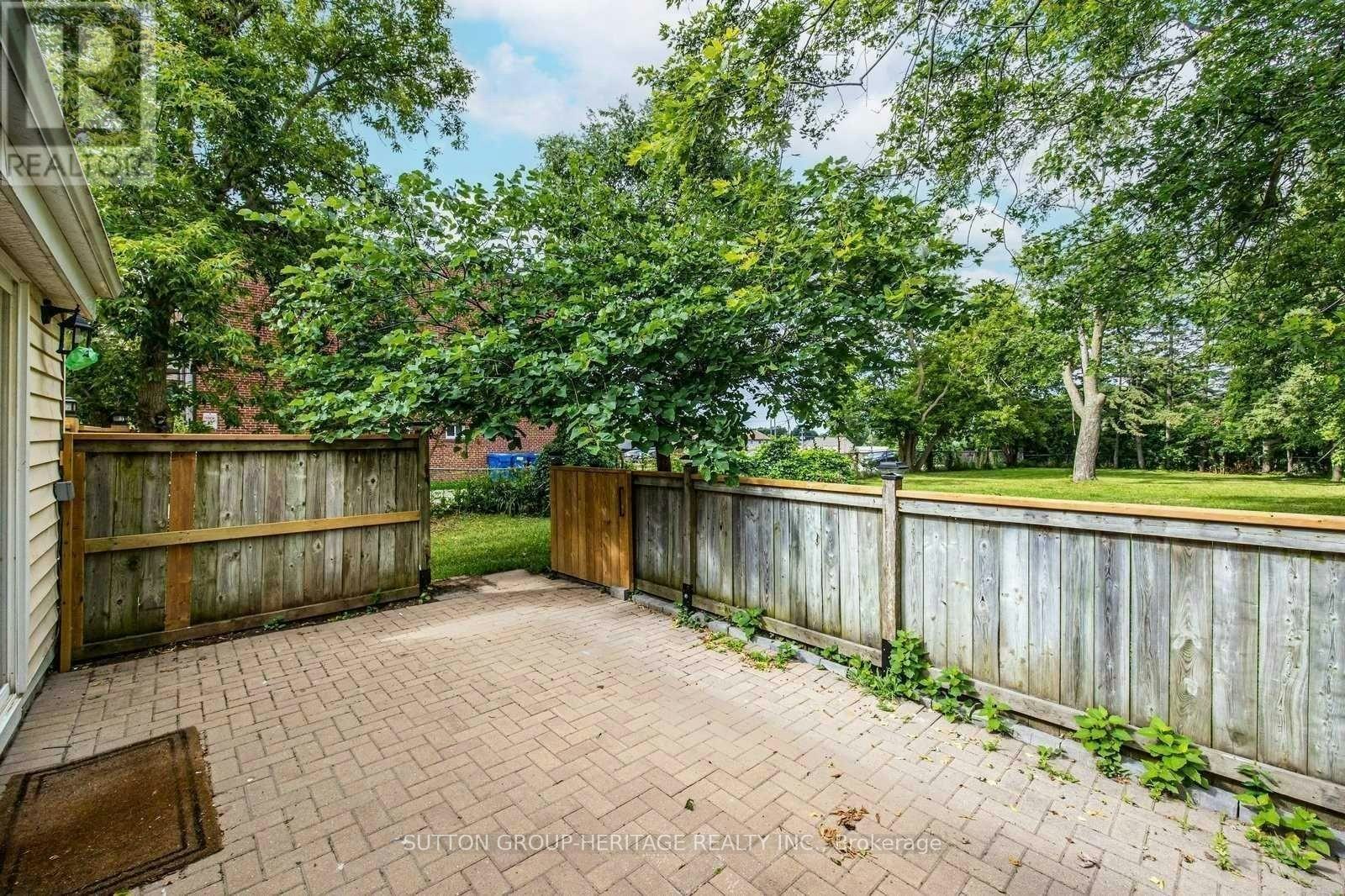 1612 Dufferin Street, Whitby, ON, L1N 1B2 - 20
