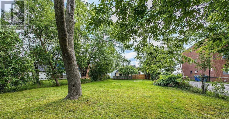 1612 Dufferin Street, Whitby, ON, L1N 1B2 - 16