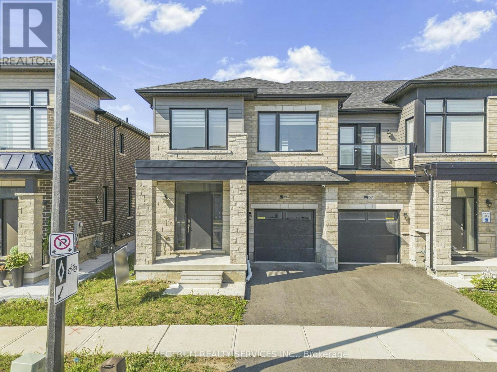 1546 Rose Way, Milton, ON, L9E 1V8