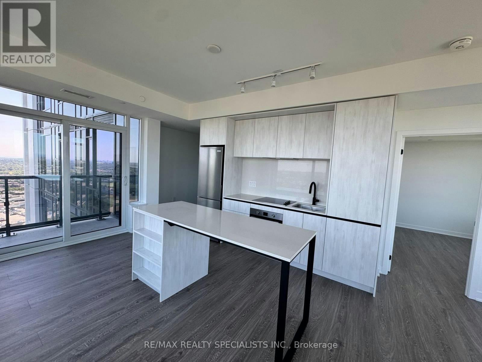 2410-2495 Eglinton Avenue W, Mississauga, ON, L5W 2T2 - 4