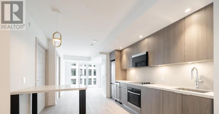 E725-485 Perth Avenue, Toronto, ON, M6N 0B9