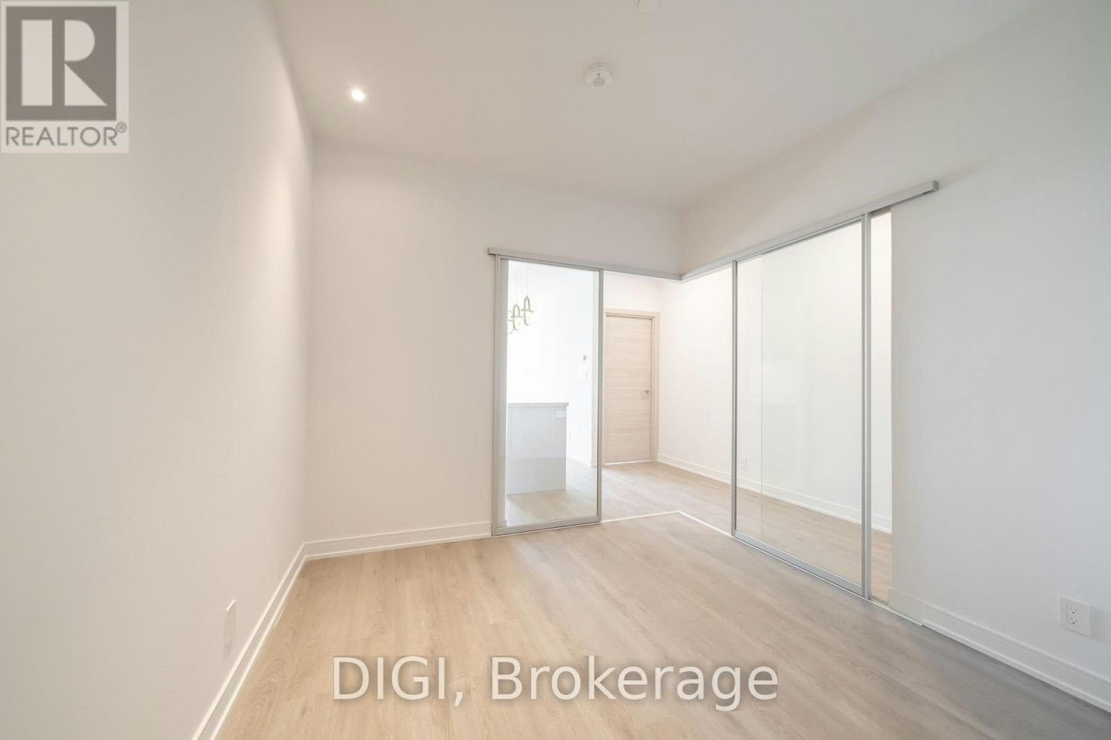 W320-485 Perth Avenue, Toronto, ON, M6N 0B9 - 19