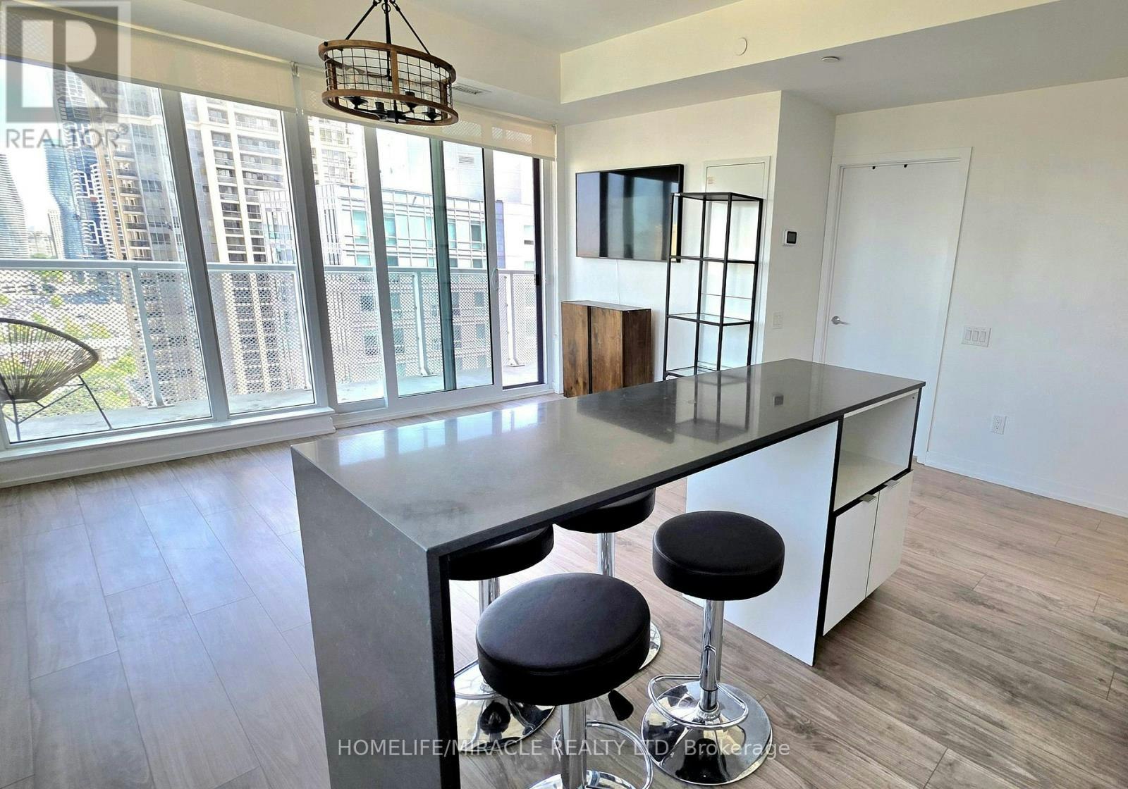 1704-4065 Confederation Parkway, Mississauga, ON, L5B 0L4 - 3