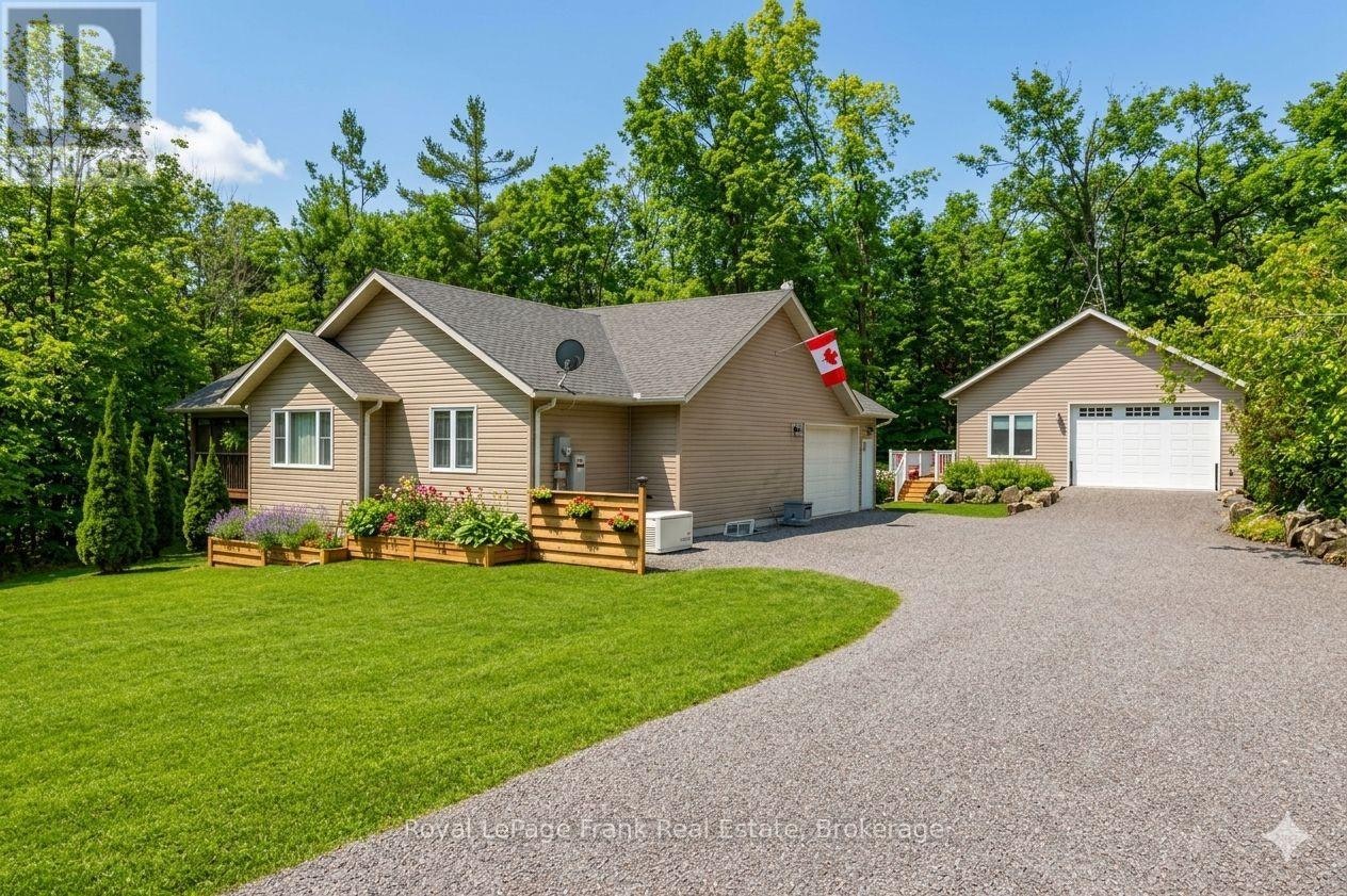 25 Lakeland Avenue, Galway-Cavendish and Harvey, ON, K0L 1J0