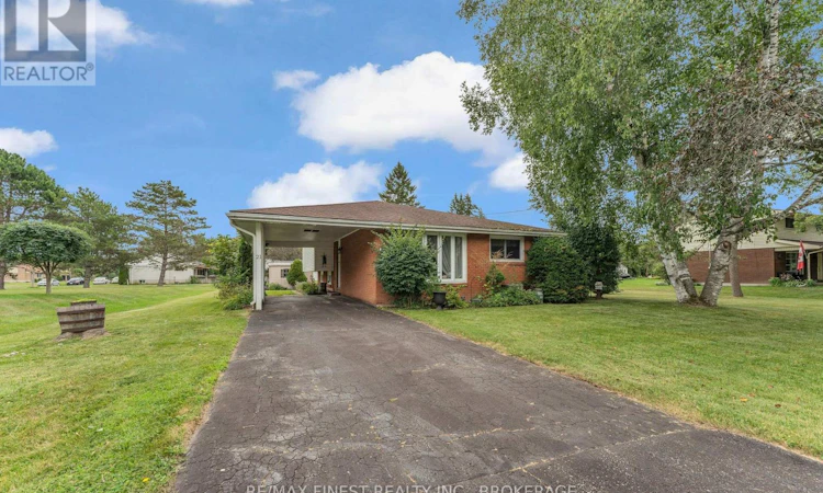 21 Greenfield Park