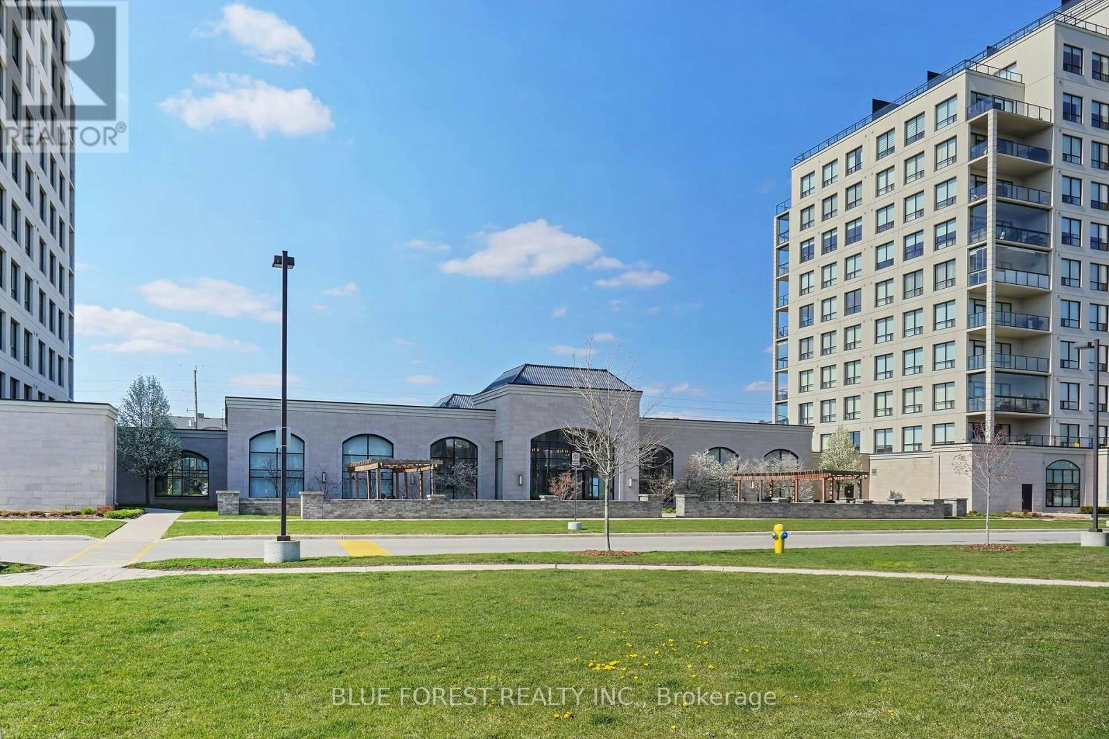 1208-240 Villagewalk Boulevard, London, ON, N6G 0P6 - 4
