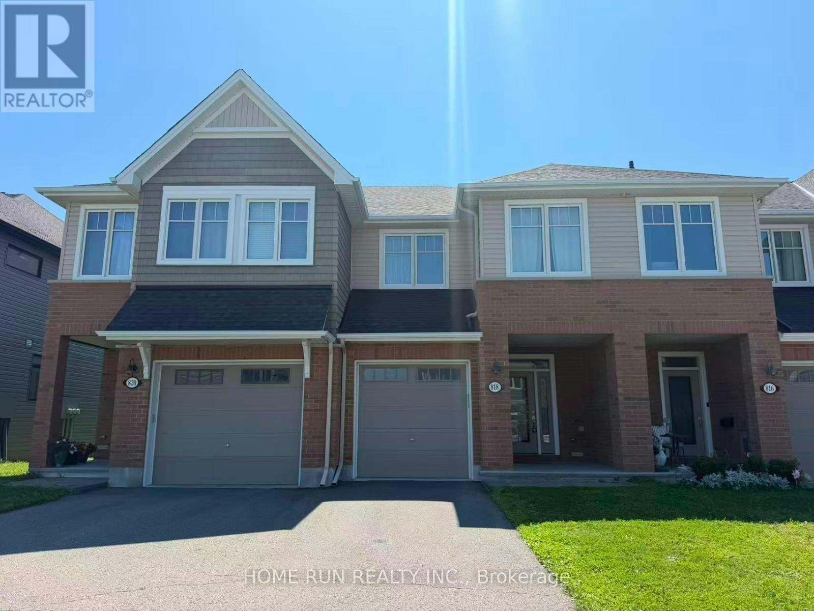 818 Clapham Terrace, Ottawa, ON, K2S 2N8