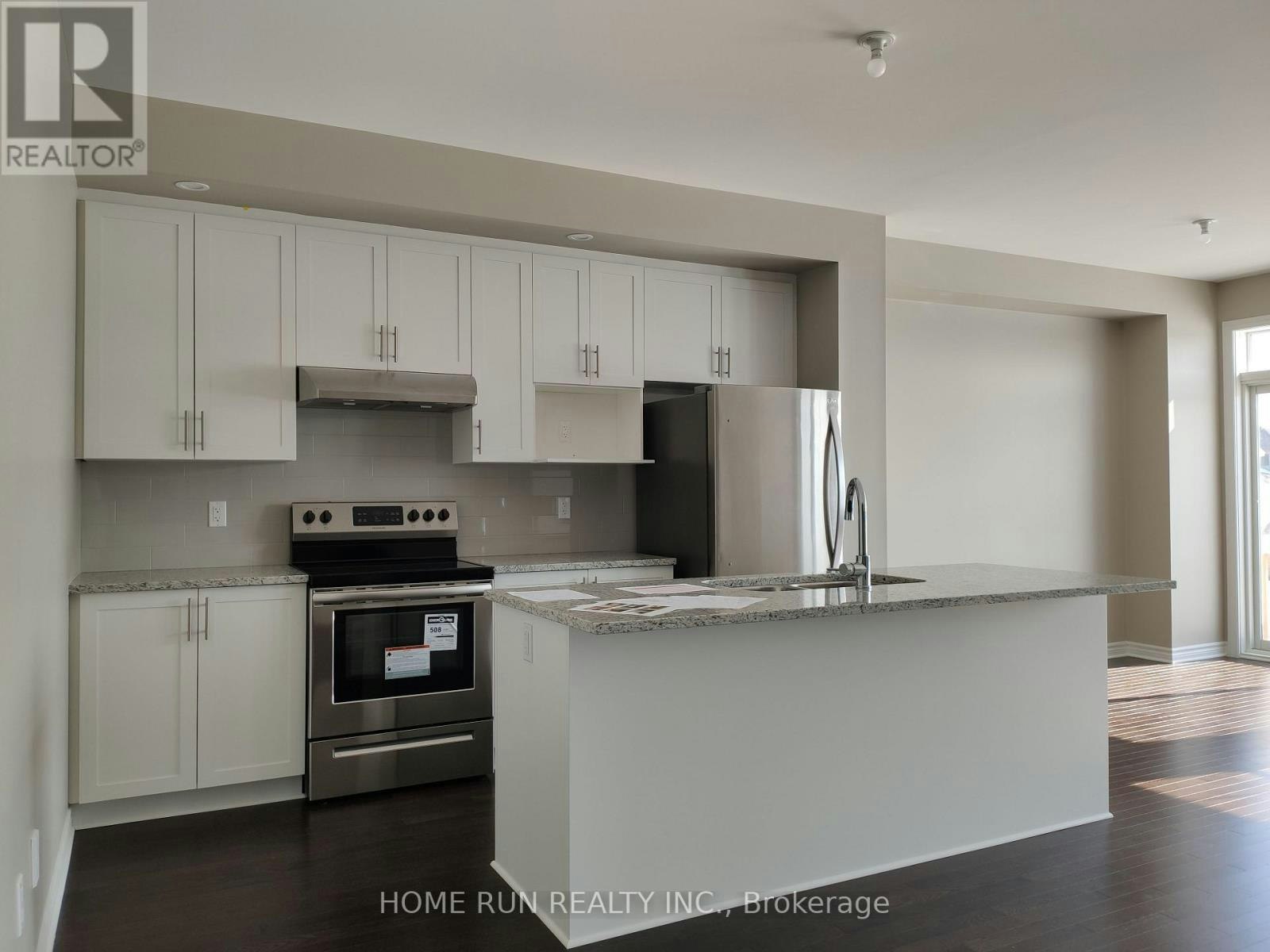 818 Clapham Terrace, Ottawa, ON, K2S 2N8 - 5