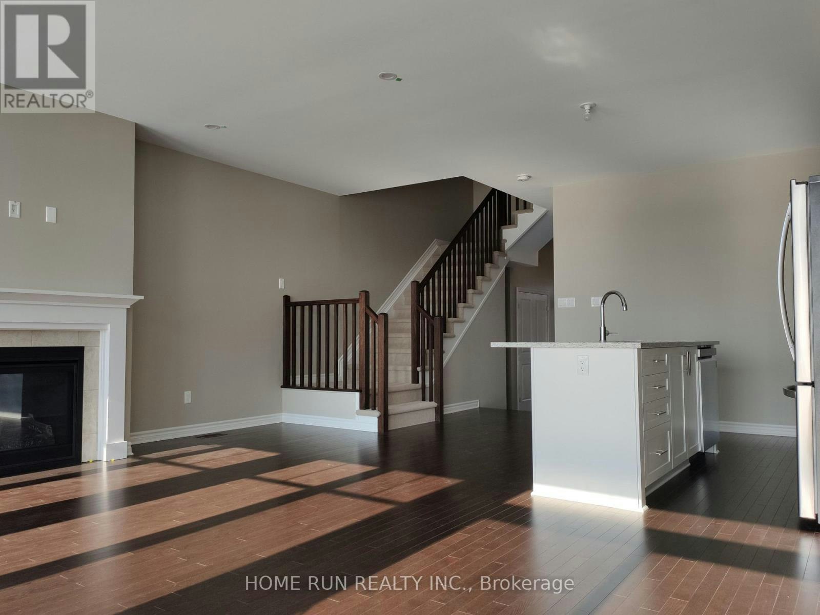 818 Clapham Terrace, Ottawa, ON, K2S 2N8 - 6