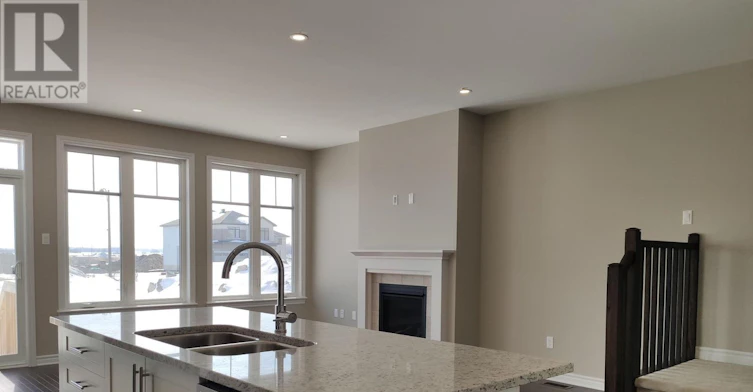 818 Clapham Terrace, Ottawa, ON, K2S 2N8 - 4
