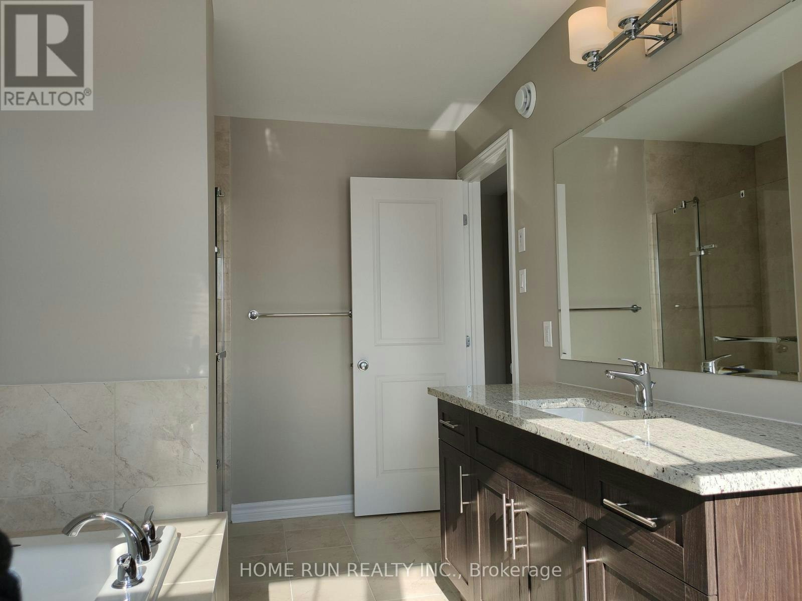 818 Clapham Terrace, Ottawa, ON, K2S 2N8 - 13