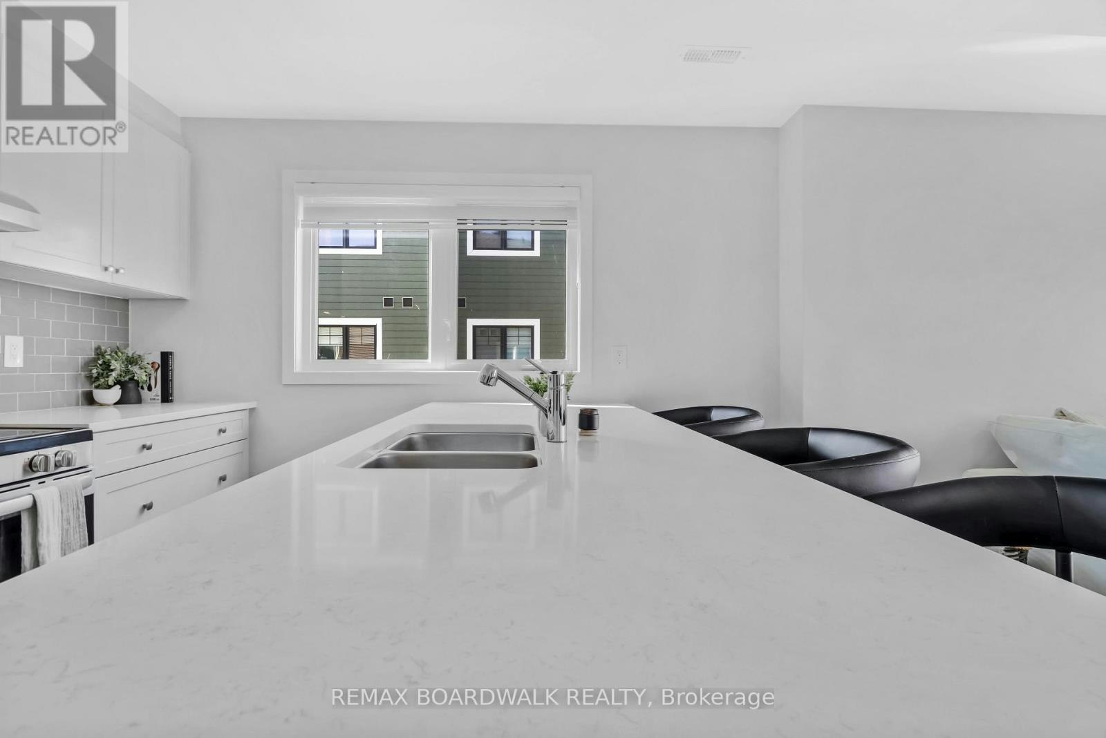 210 Verulam Street, Ottawa, ON, K2J 7J5 - 8