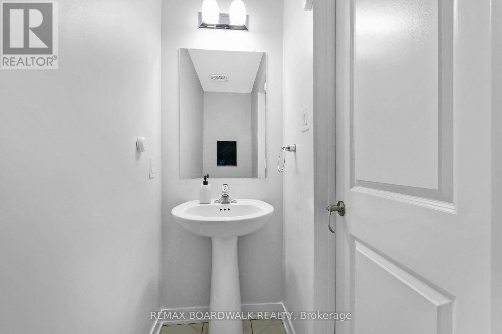 210 Verulam Street, Ottawa, ON, K2J 7J5 - 9