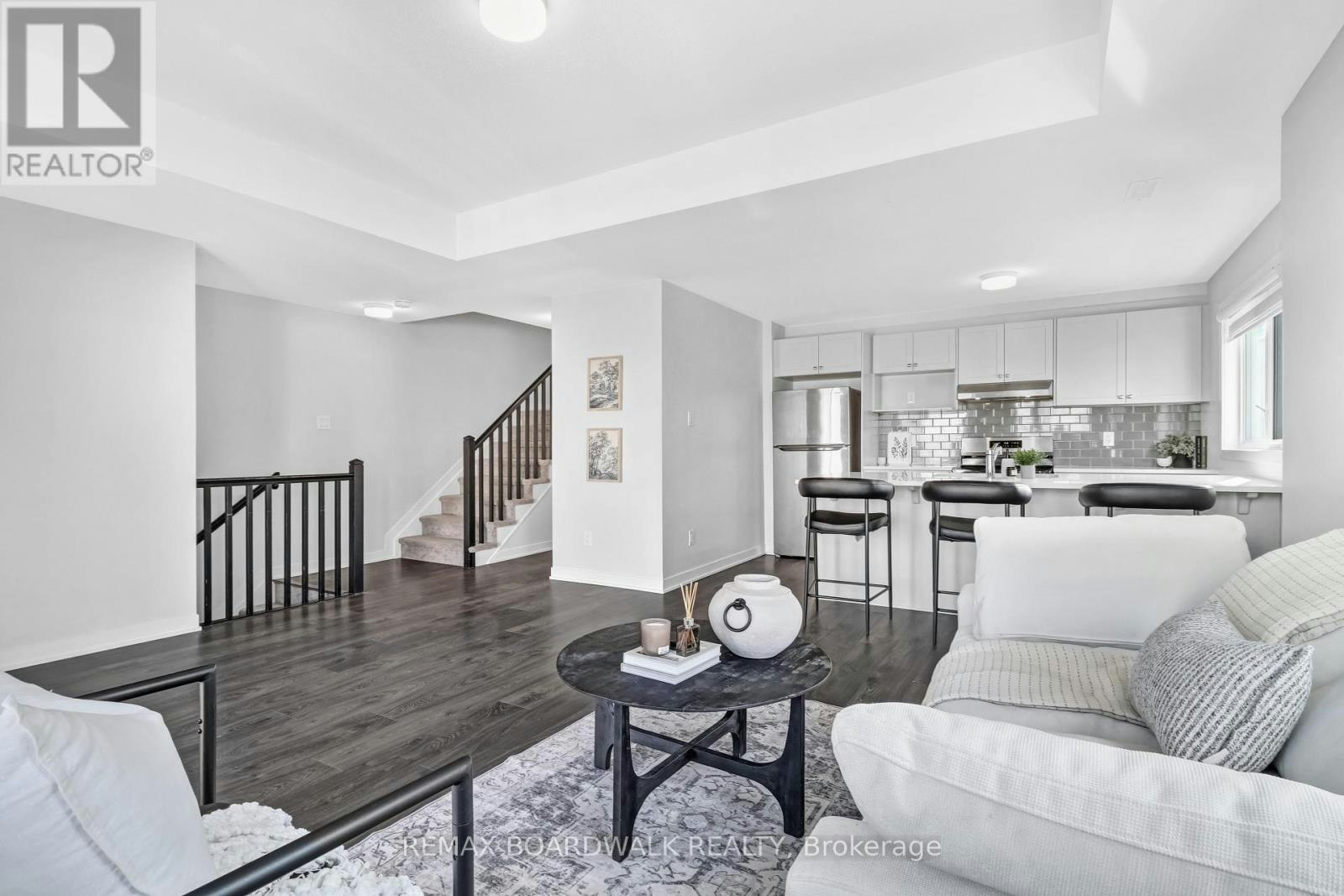 210 Verulam Street, Ottawa, ON, K2J 7J5 - 7