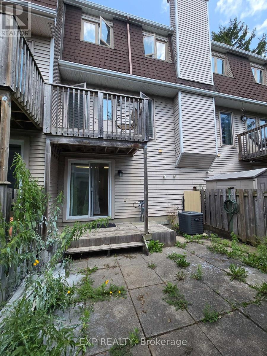 75-90 Lightfoot Place, Ottawa, ON, K2L 3L8 - 2