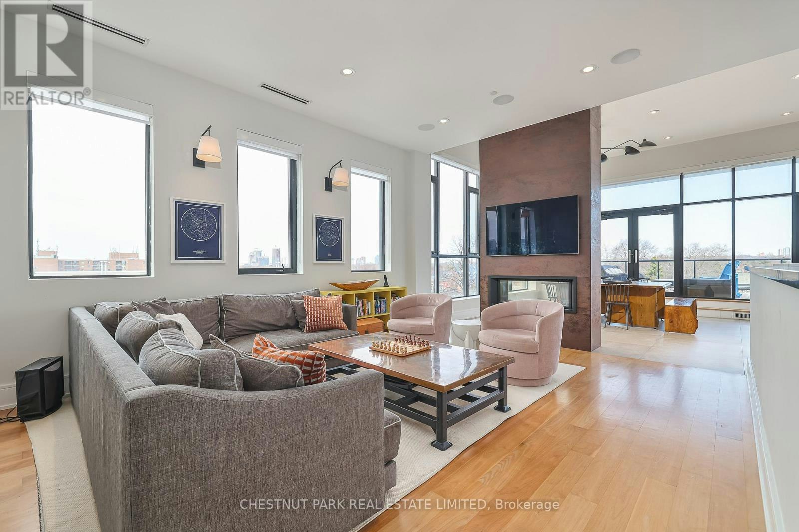 PH2-540 College Street, Toronto, ON, M6G 1A6