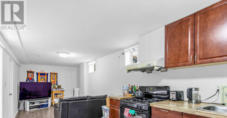 BASEMENT-210 Gowan Avenue, Toronto, ON, M4J 2K6 - 4