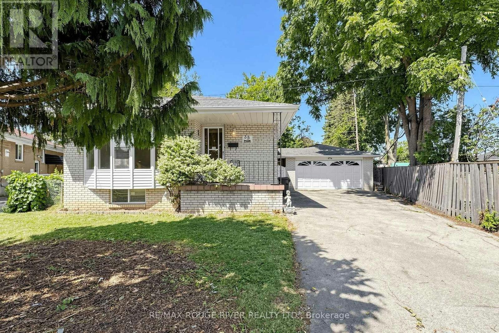 38 Lombardy Crescent, Toronto, ON, M1K 4N8