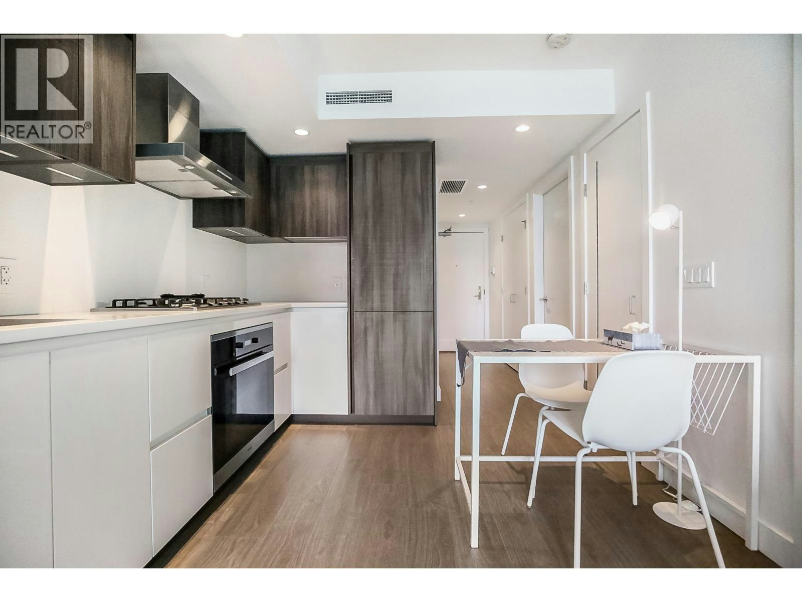 5xx-8133 Cook Road, Richmond, BC, V6Y 0L7