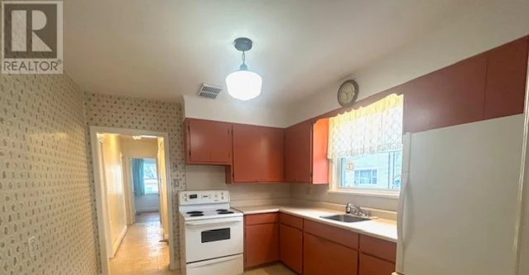 UPPER Level 6 Hiawatha Parkway, Mississauga, ON, L5G 3R7 - 10