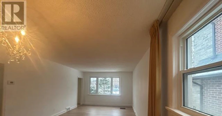 UPPER Level 6 Hiawatha Parkway, Mississauga, ON, L5G 3R7 - 5